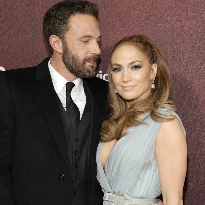 Jennifer Lopez denies that Ben Affleck and Jennifer Lopez recreated Jenny on the Block Scene of Yacht