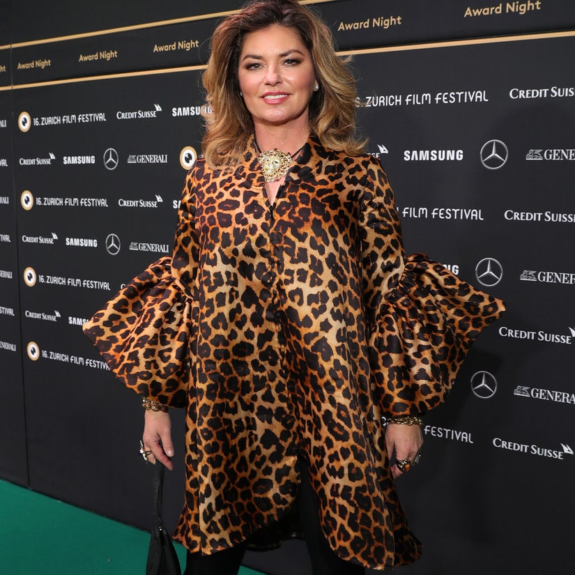 Shania Twain Reveals She Suffered From 'Mini Blackouts' On Stage Before Diagnosis