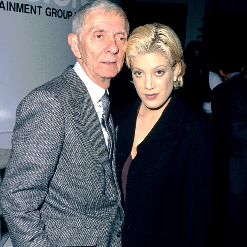 90210 Writer Confirms Tori Spelling's Father Created Virginity Plot