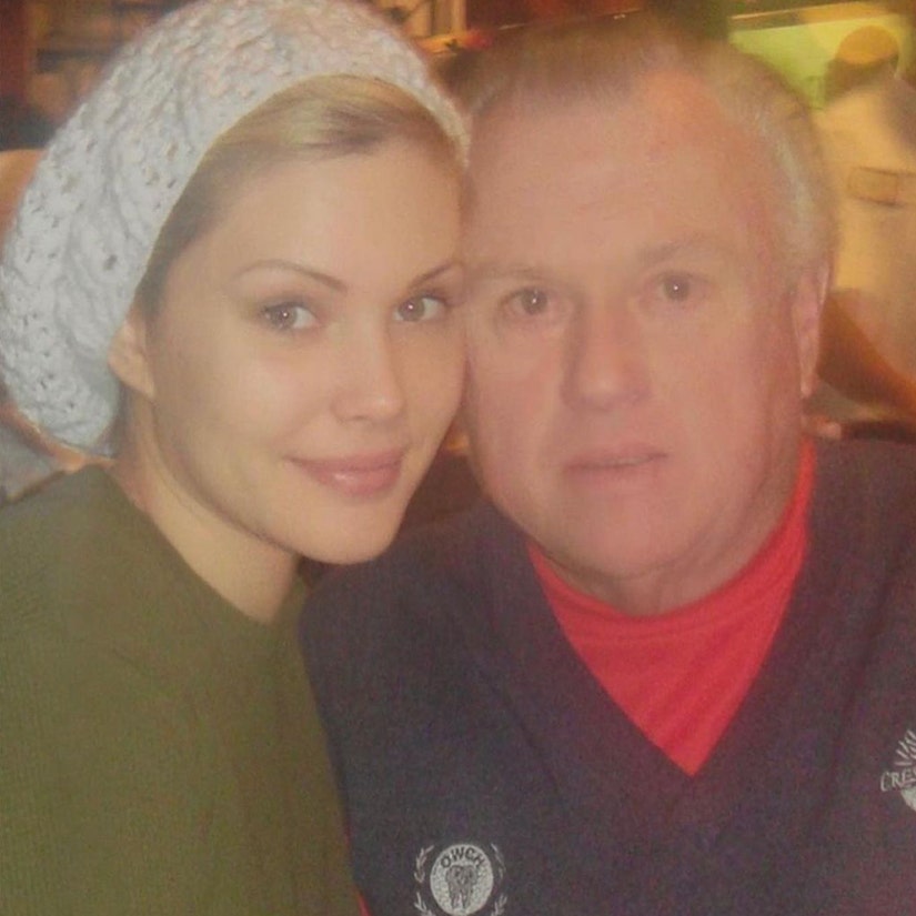 Shanna Moakler Reveals Her Dad Passed Away, 7 Months After Her Mom's Death